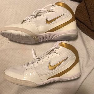 nike freeks gold and white